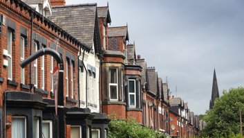 row-of-houses-in-leeds