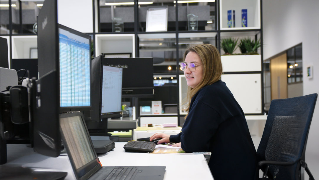 young-woman-working-dbam-sales